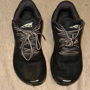 Altra women’s Black Athletic Shoes